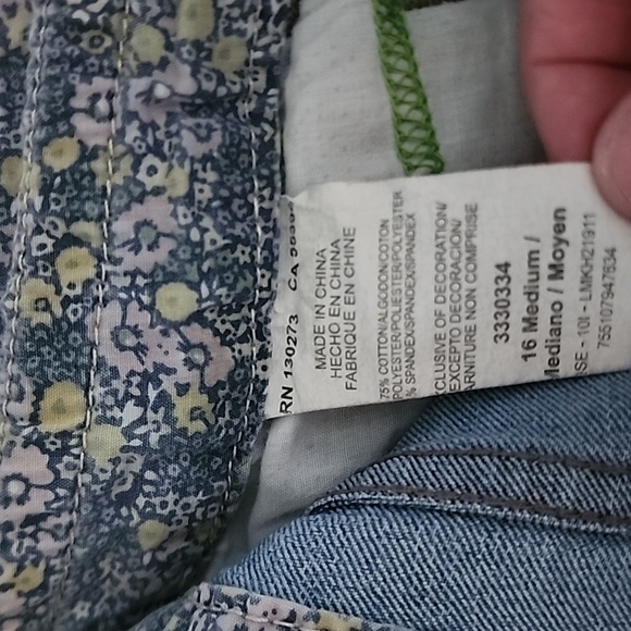 Capris - Picture 4 of 4